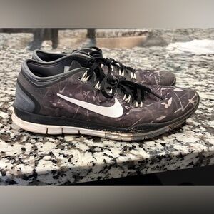 Nike Free TR Connect 5.0 Running Shoes Sneakers Women's Black And White